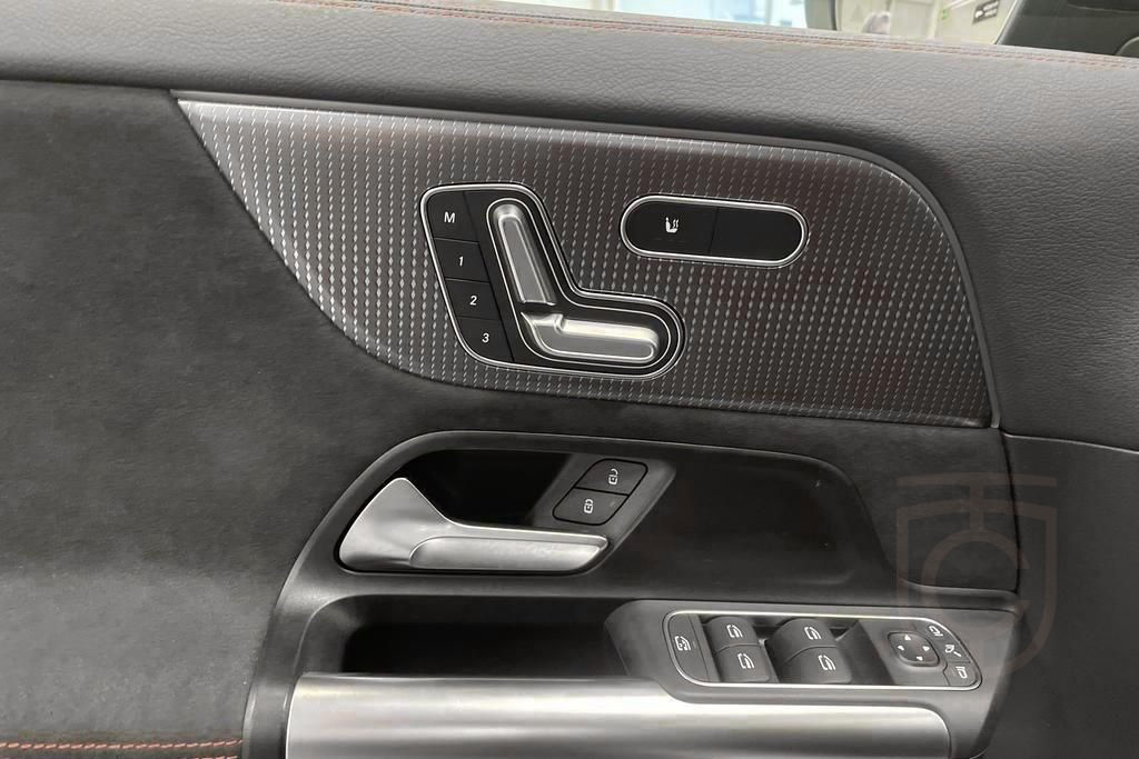 Mercedes-Benz EQA 300 4MATIC,AMG,Burmester,Hud,MOMS
