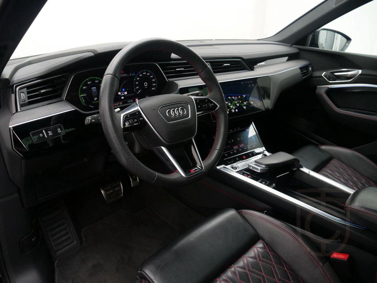 Audi Q8 55 e-tron Quattro S Line Pano