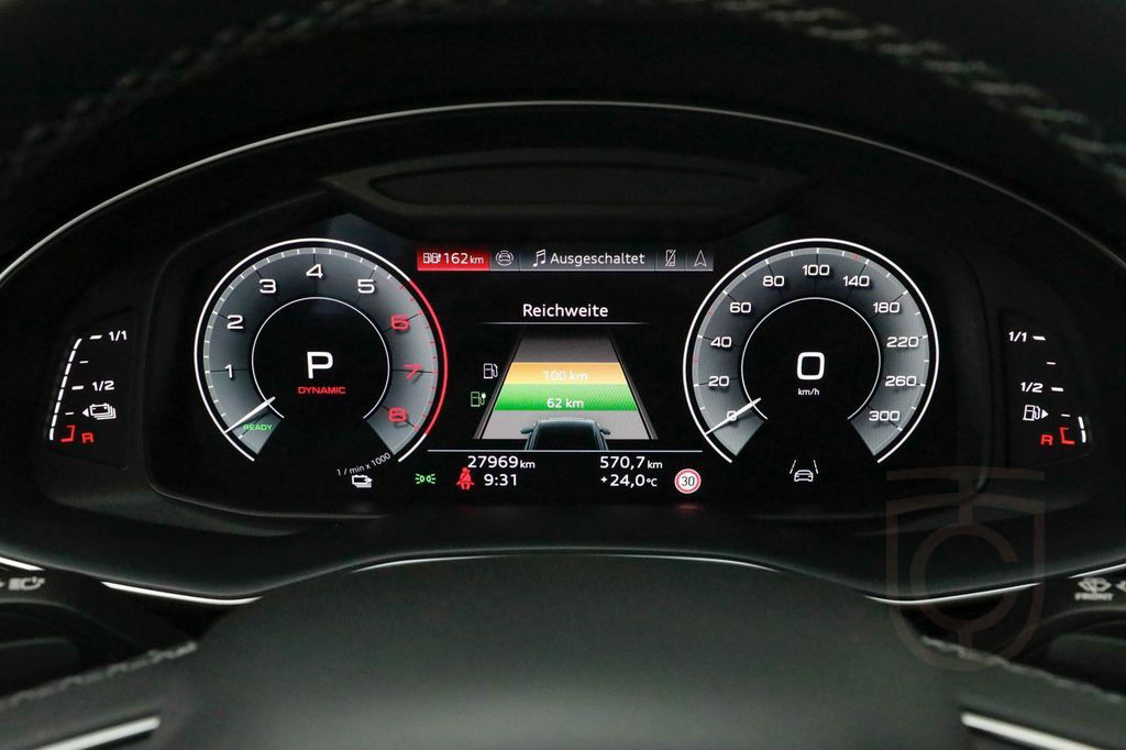 Audi Q8 55 TFSIe quattro AHK Matrix HUD 360° Luft ACC