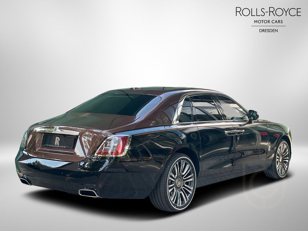 Rolls-Royce Ghost Amber Roads 1 of 12