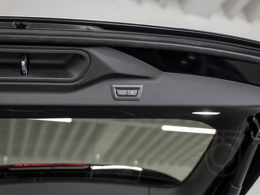 BMW X7 xDrive 40d M-Sport Pro PANO AHK 360° HUD LED