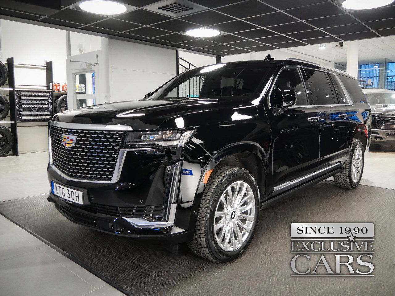 Cadillac Escalade ESV Premium Luxury 6.2L V8 4WD