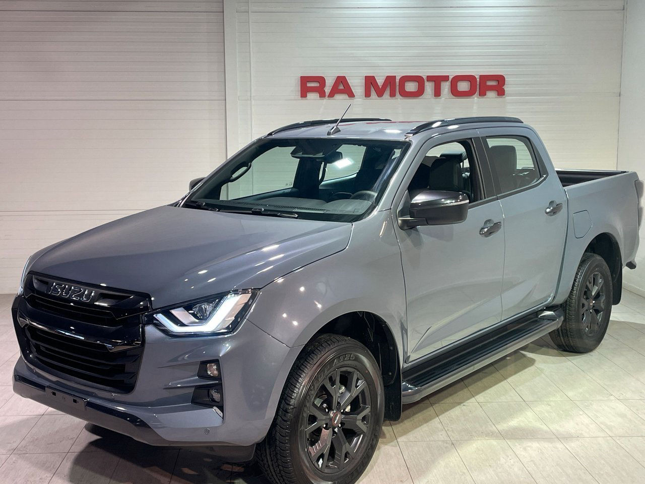 Isuzu D-Max XRX CNG