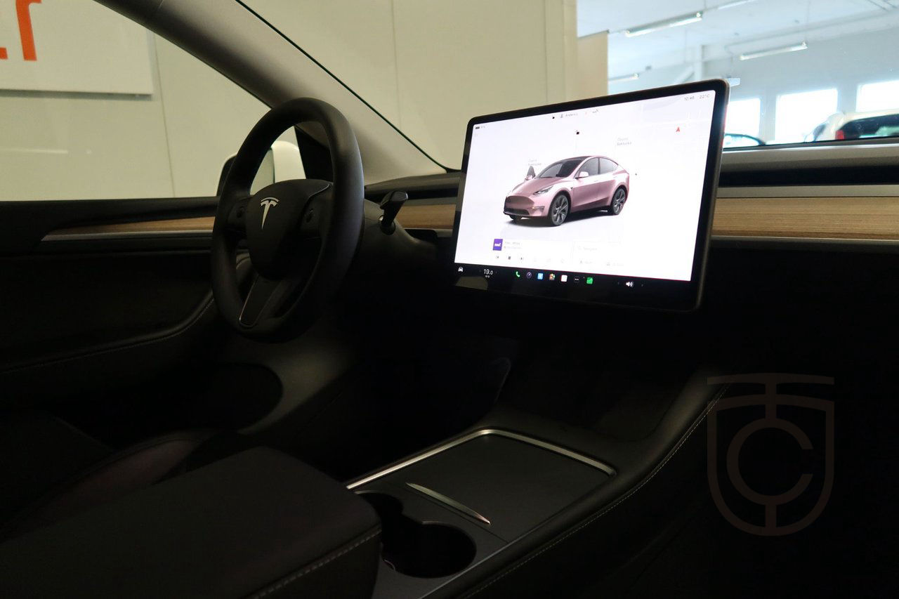 Tesla Model Y Long Range AWD