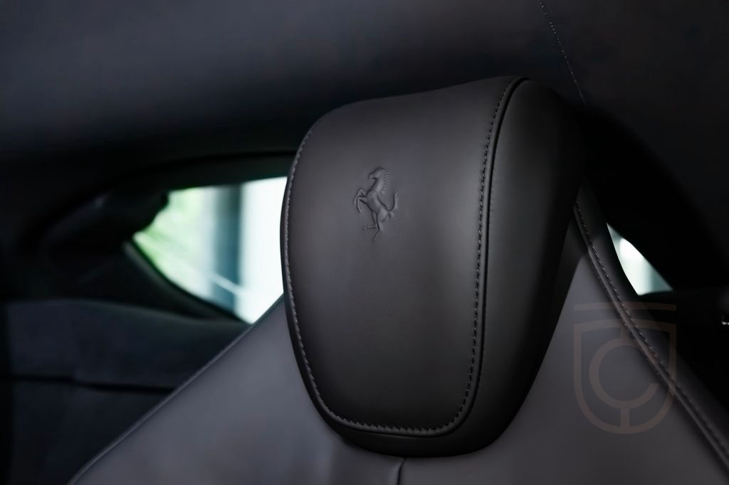 Ferrari Purosangue V12 DCT - Blu Corsa, Visual Carbon