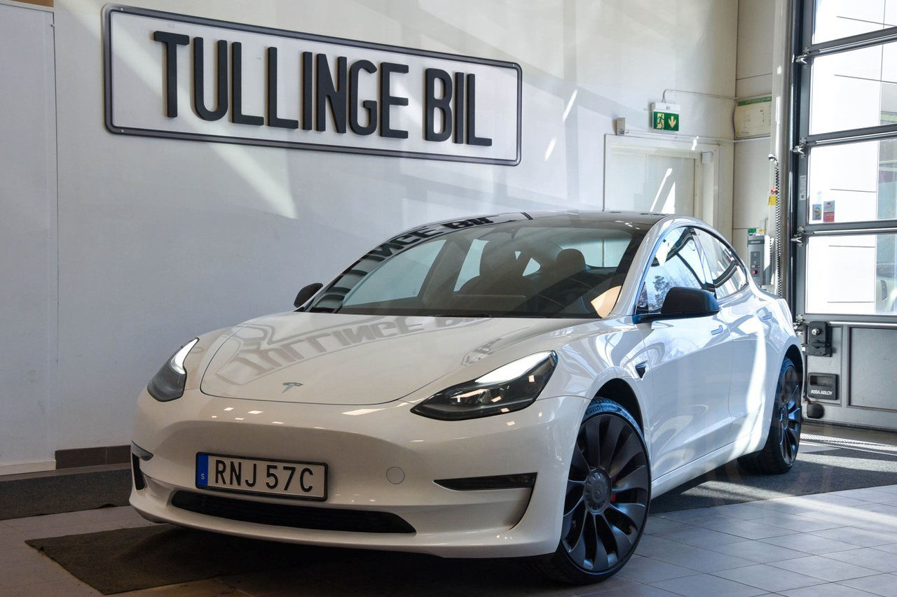 Tesla Model 3 Performance