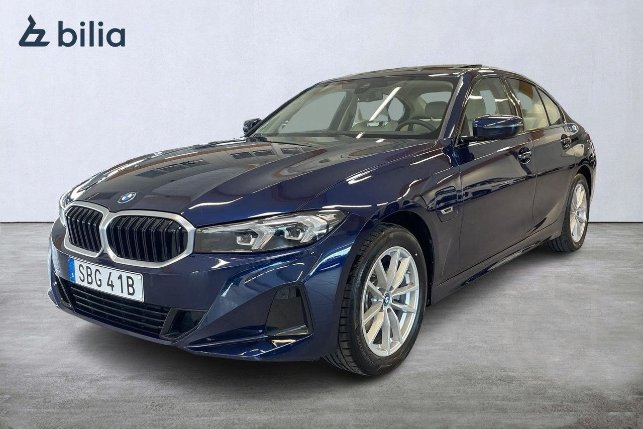 BMW 330e xDrive Sedan Driving Assistant H