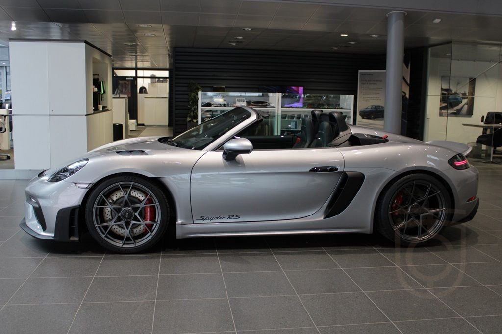 Porsche 718 Spyder RS