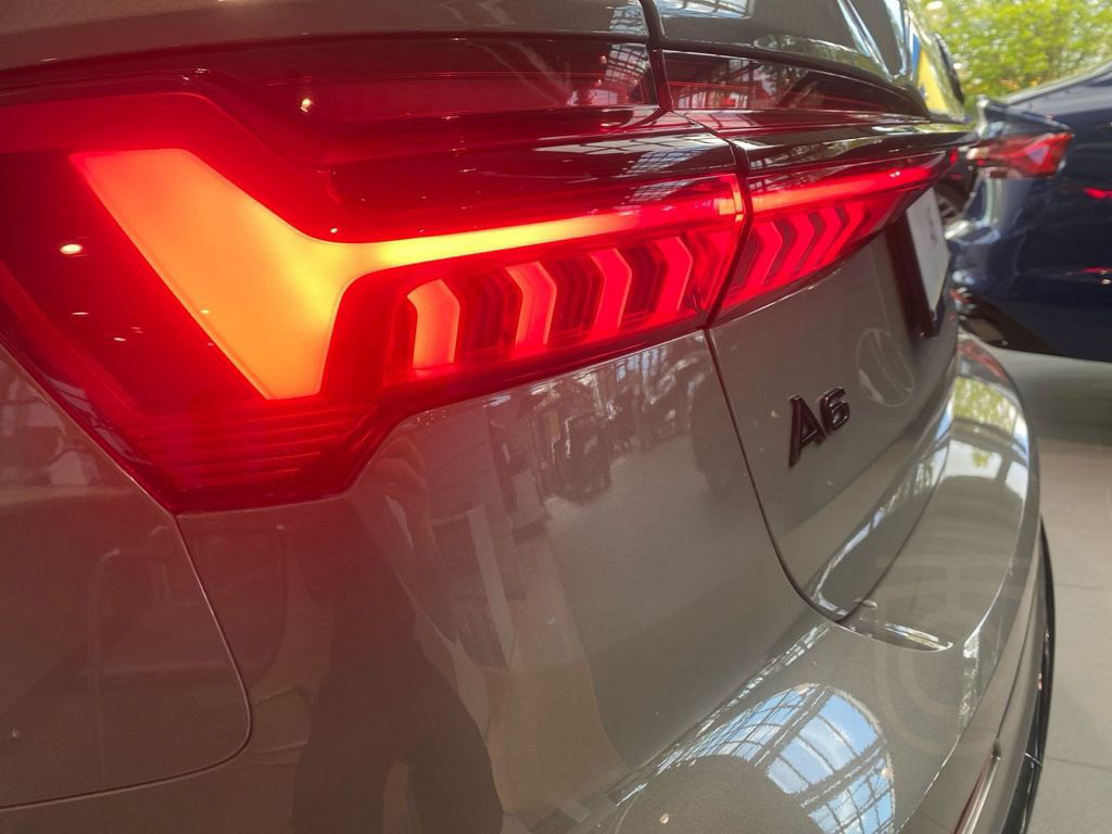 Audi A6 Avant Design S line 40 TDI quattro 150(204) k