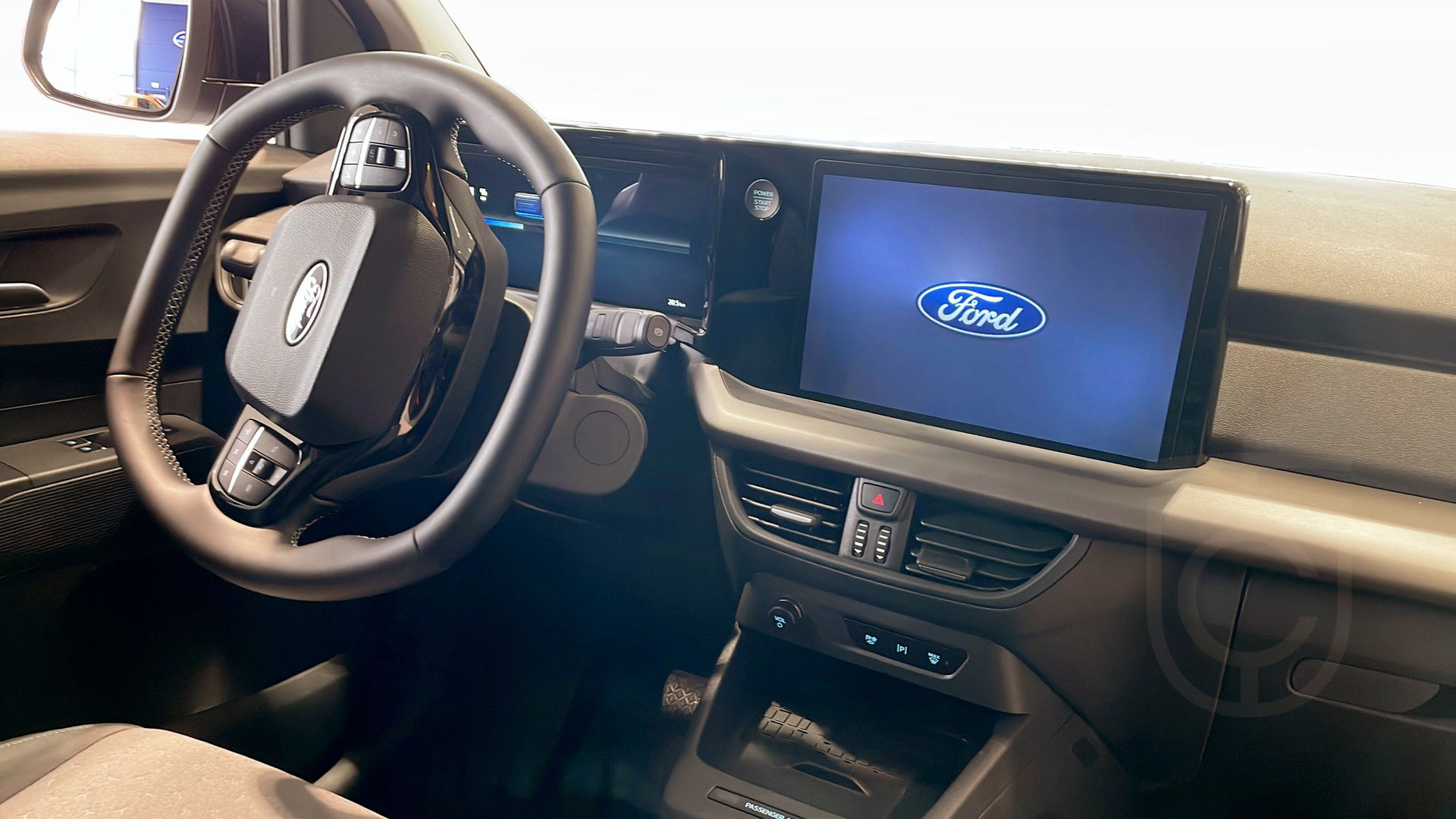 Ford E-Transit Courier