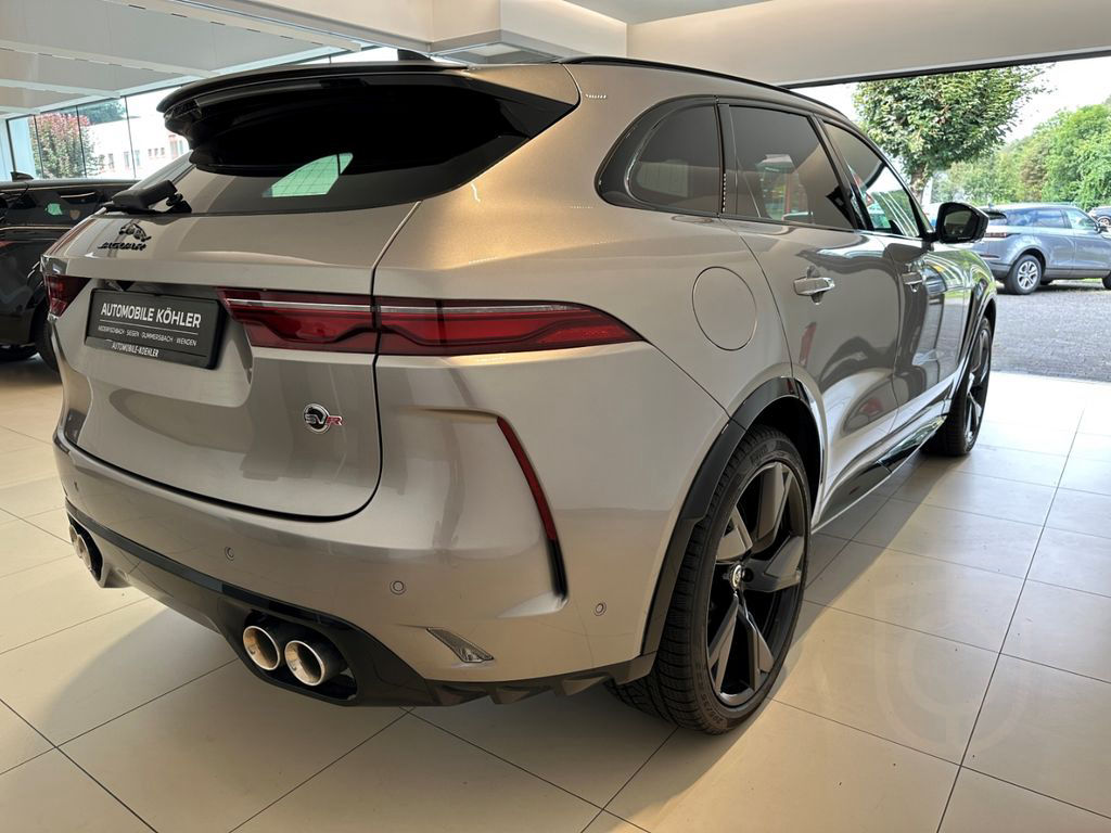 Jaguar F-Pace P550 SVR AHK 22''LM PANODACH HEAD-UP ACC