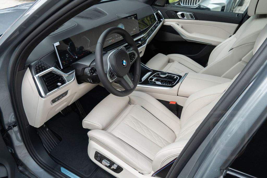 BMW X7 40d M SPORT.SOFTC.LUFTF.PANO.DR.ASS.AHK.5/100