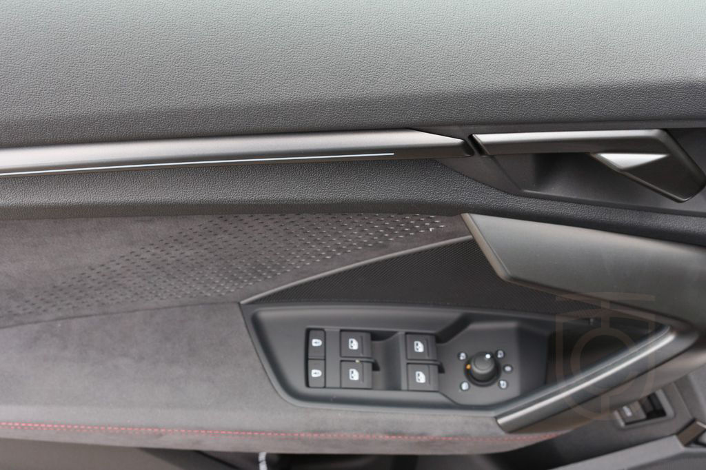 Audi RS3 Sportback/Pano/Matrix/Sportabg/Sonos/Schale