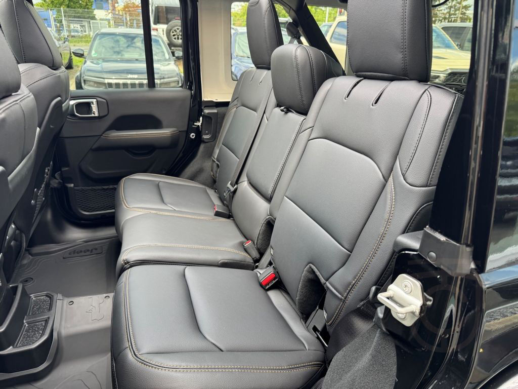 Jeep Wrangler 2.0 Unlim. Sahara Umbau SKY One Touch H