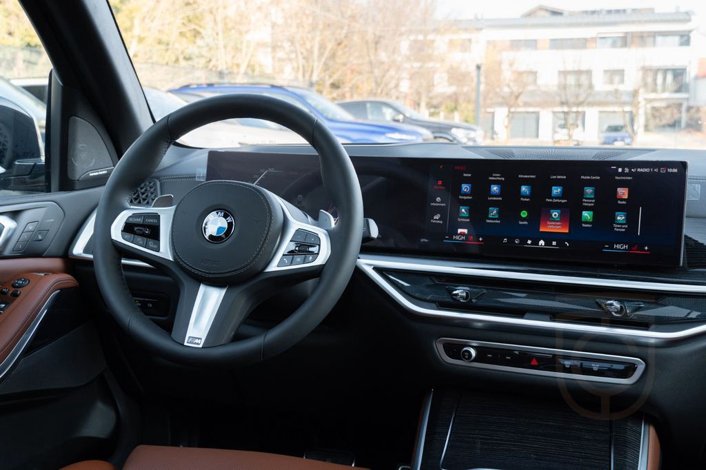 BMW X5 40i M SPORT.PANO.LUFTFE.SOFTC.INDIVIDUAL.22"