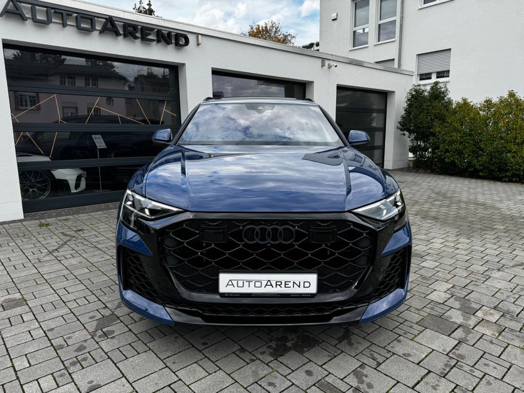 Audi RSQ8 performance *Ascari Blue, 305km/h, Keramik*