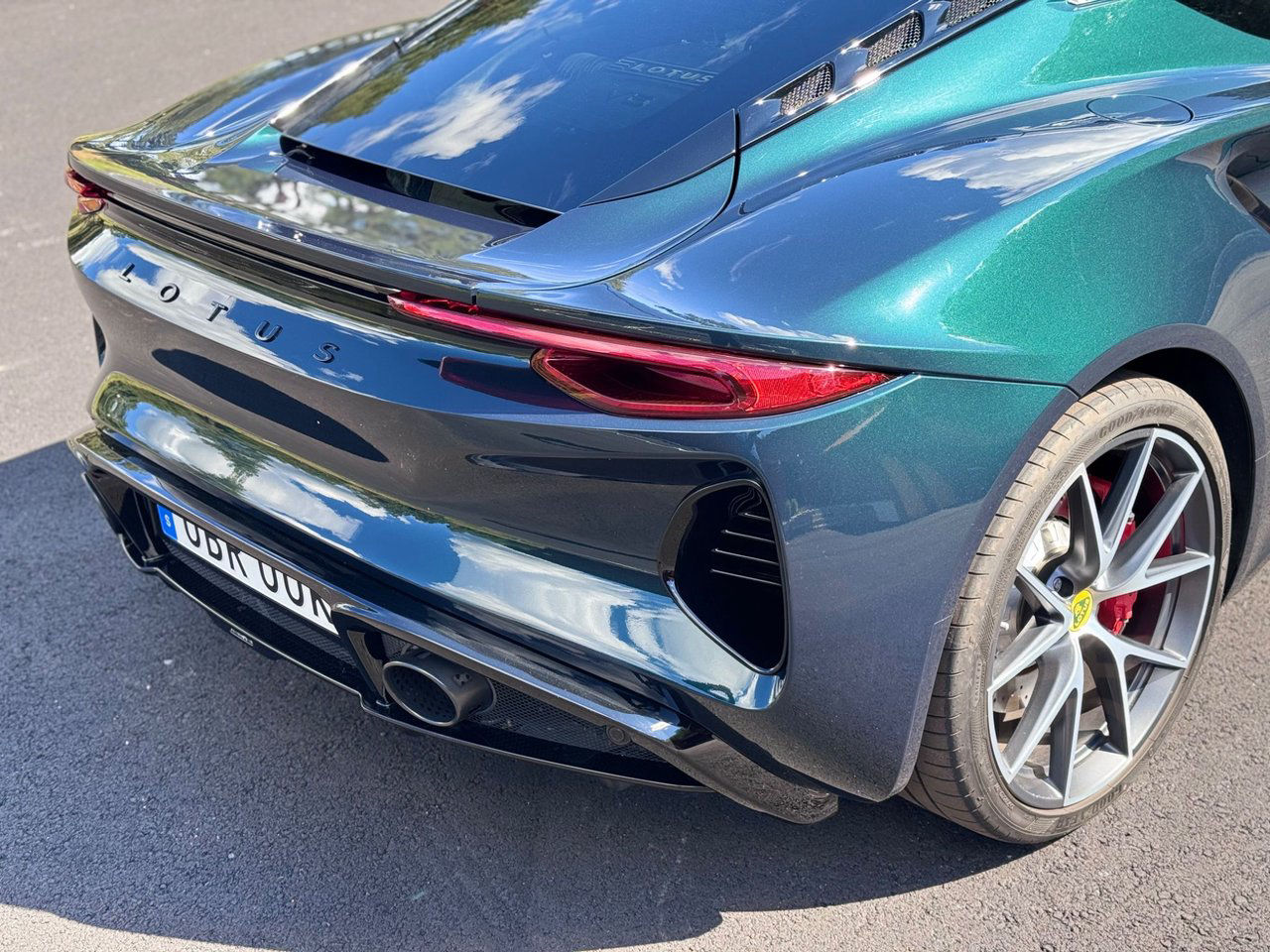 Lotus Emira V6 3.5 V6 VVT-i First Edition