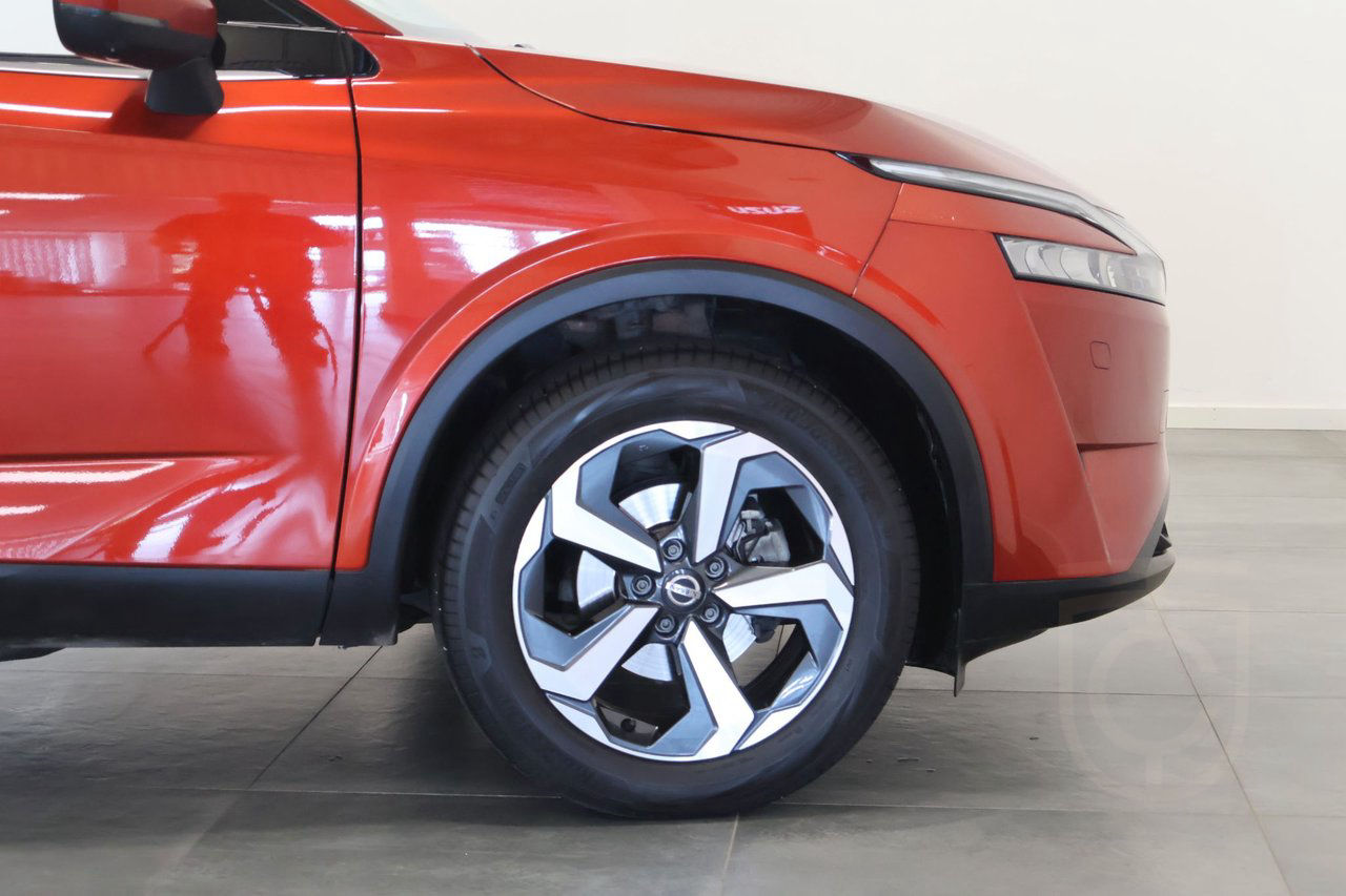 Nissan Qashqai 1.3 DIG-T XTRONIC-CVT N-Connecta