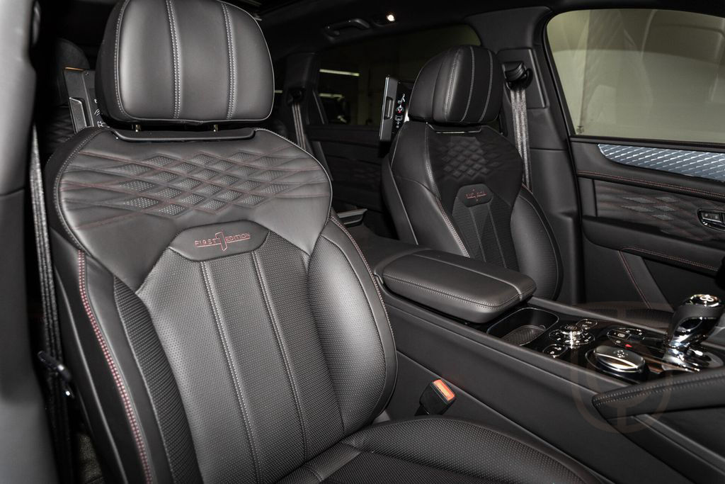 Bentley Bentayga V8 Azure EWB |First Edition|Black Line|