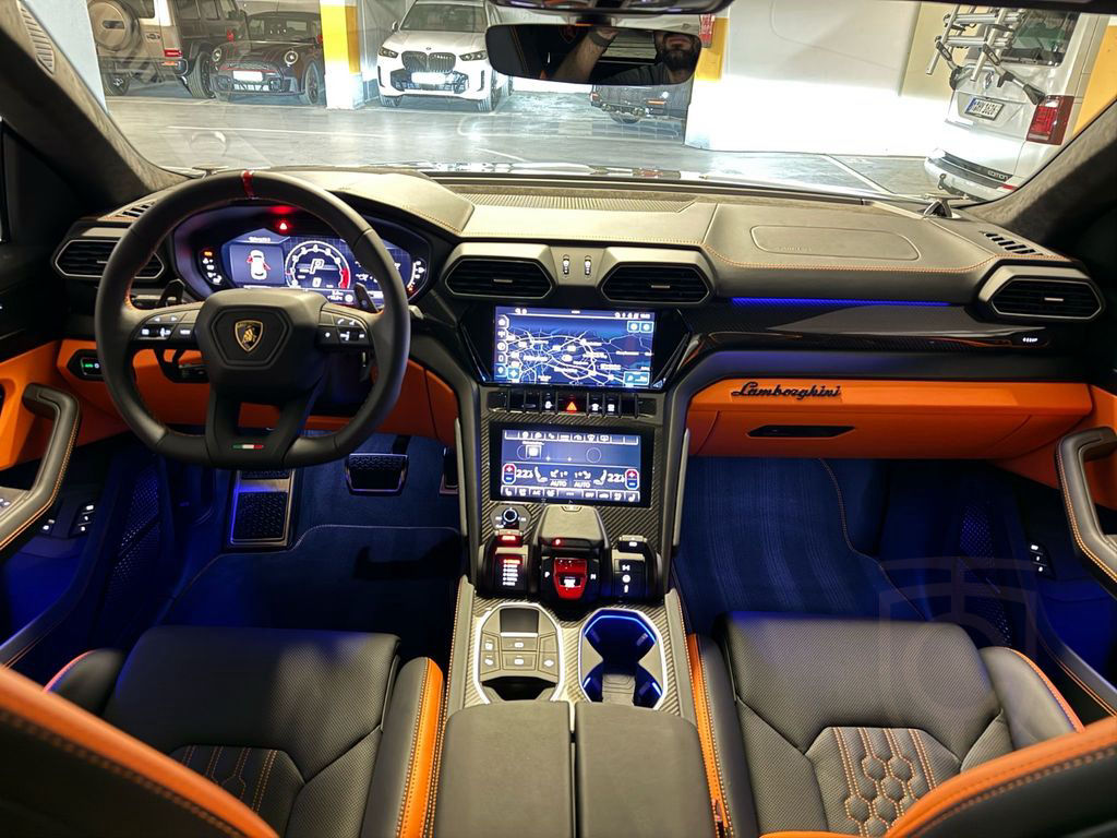 Lamborghini Urus S Pano 23" 3D B & O Carbon Style Massage