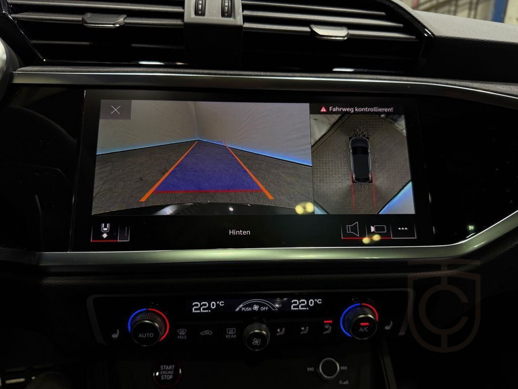 Audi RS Q3 Sportback | MATRIX NAVI PANO LEDER AHK ACC