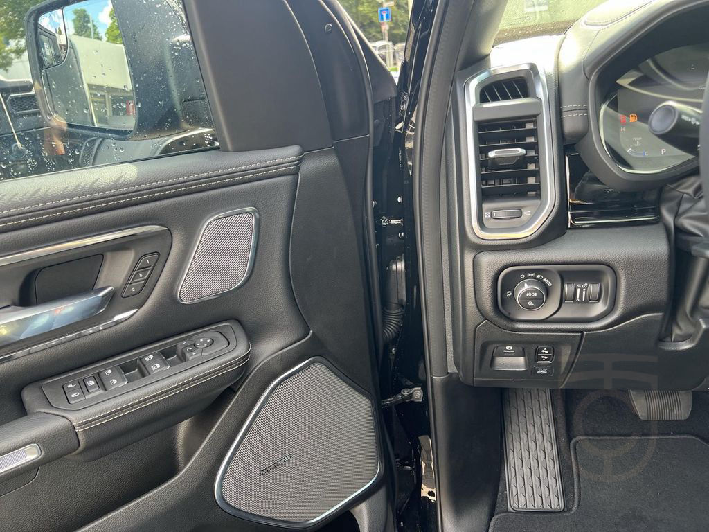Dodge RAM Laramie Night Premium + 5 Jahre Garantie AHK