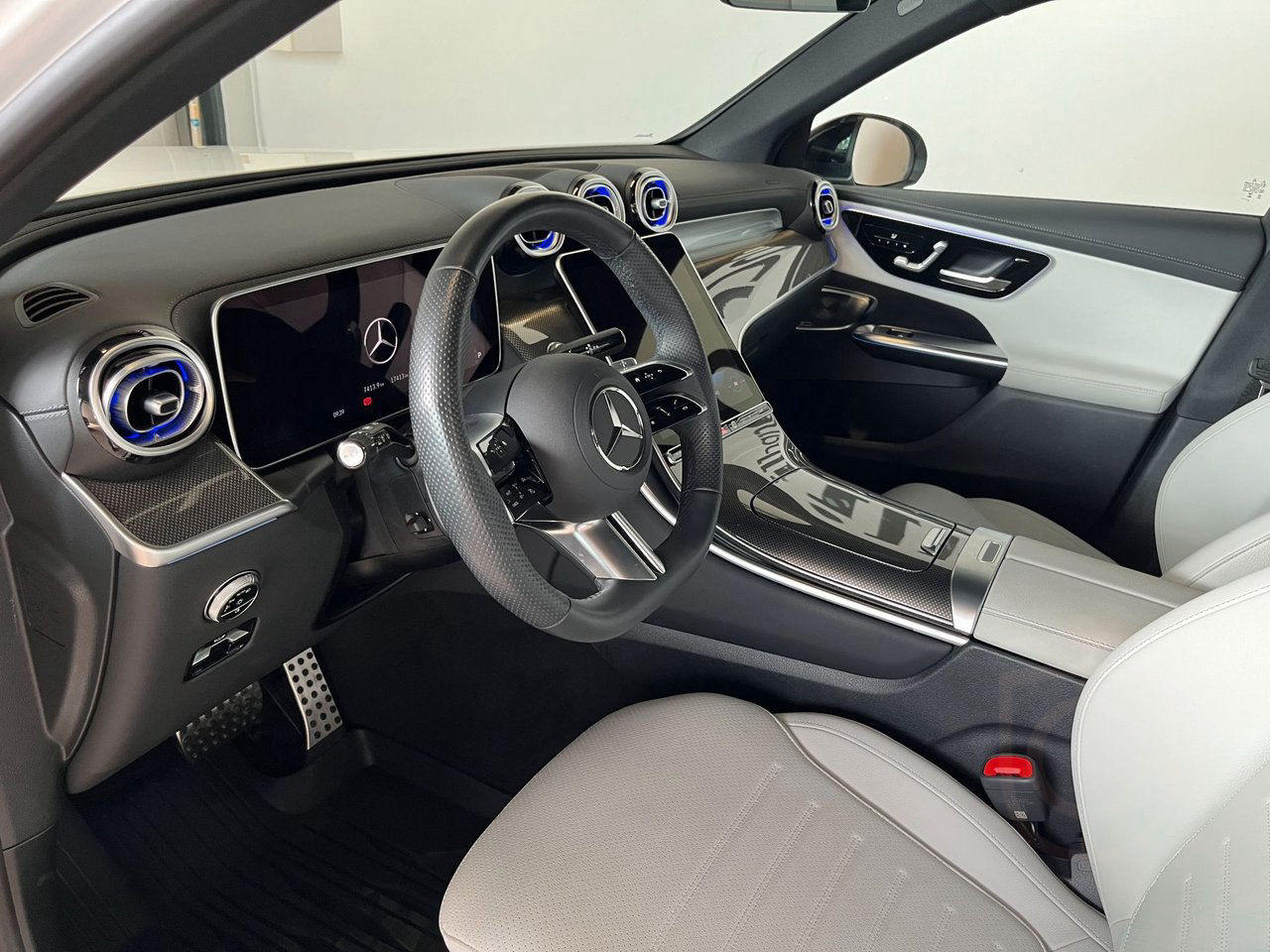 Mercedes-Benz GLC 300e 4MATIC AMG Line Premium Panorama m m