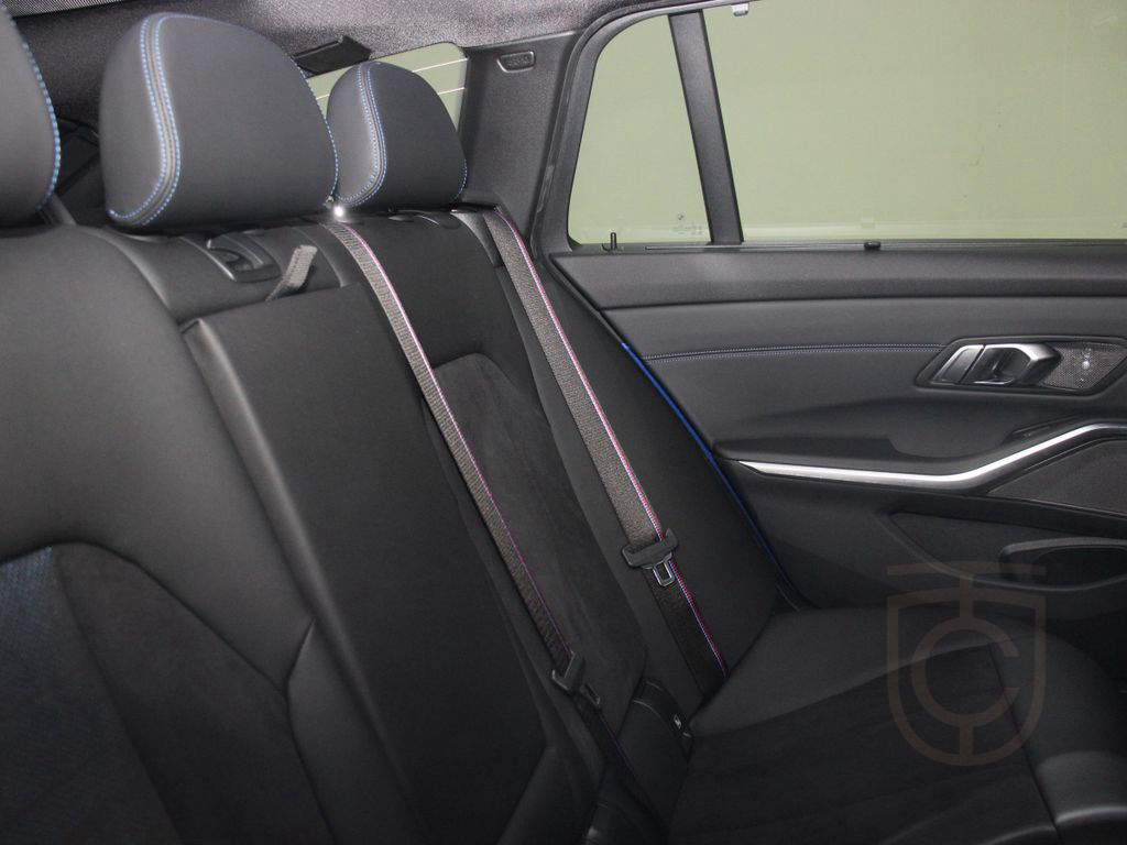 BMW 330d Touring M Sport AHK Pano LED SHZ