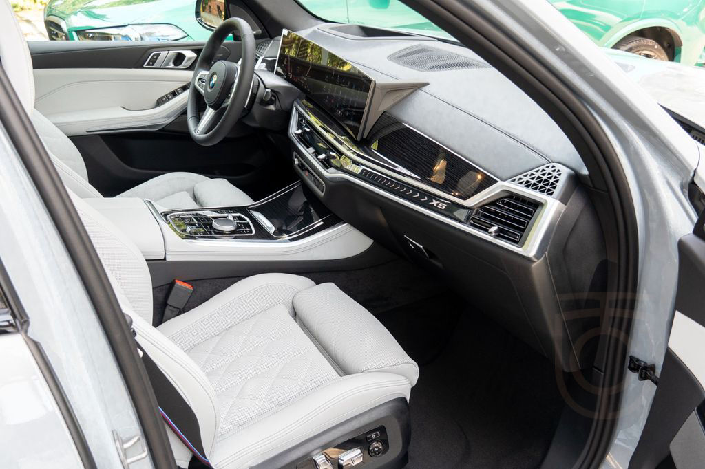BMW X5 30d M SPORT.DR.ASS.PANO.LUFTF.H/K.360.AHK.22"