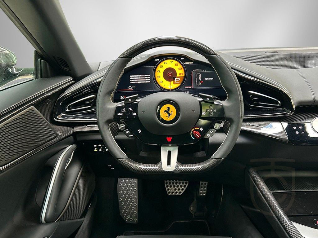 Ferrari Purosangue / Carbon / Glasdach / LED