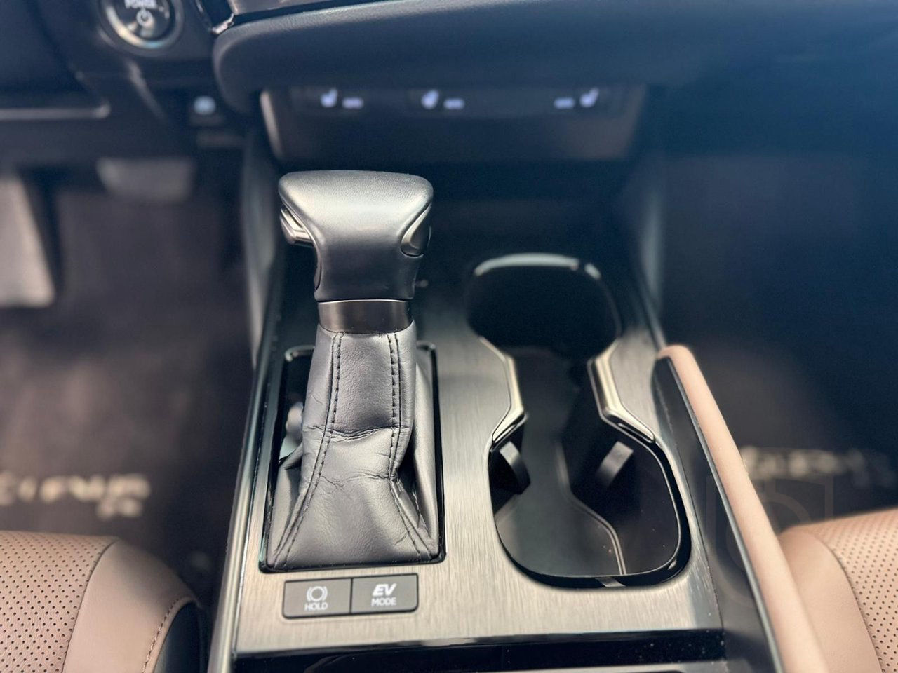 Lexus ES 300h 2.5 E-CVT Limited Edition