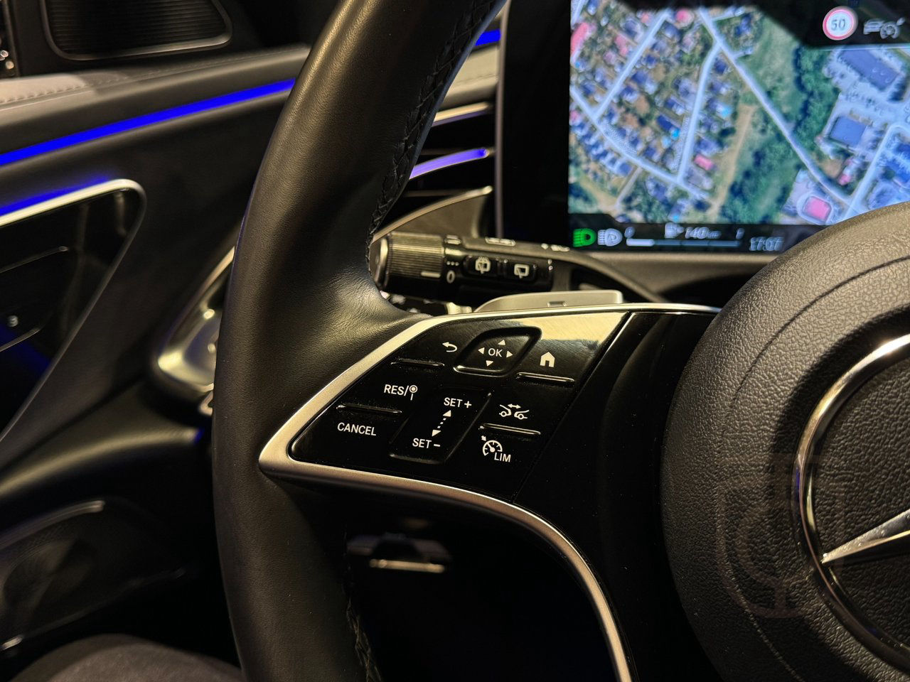 Mercedes-Benz E 300 de 4MATIC All-Terrain Driver assist