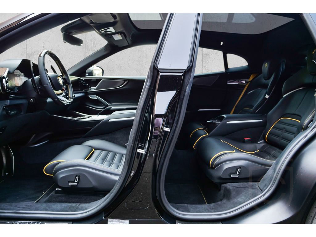 Ferrari Purosangue *Matt*Carbon+LED*Lift*360°*Privacy*
