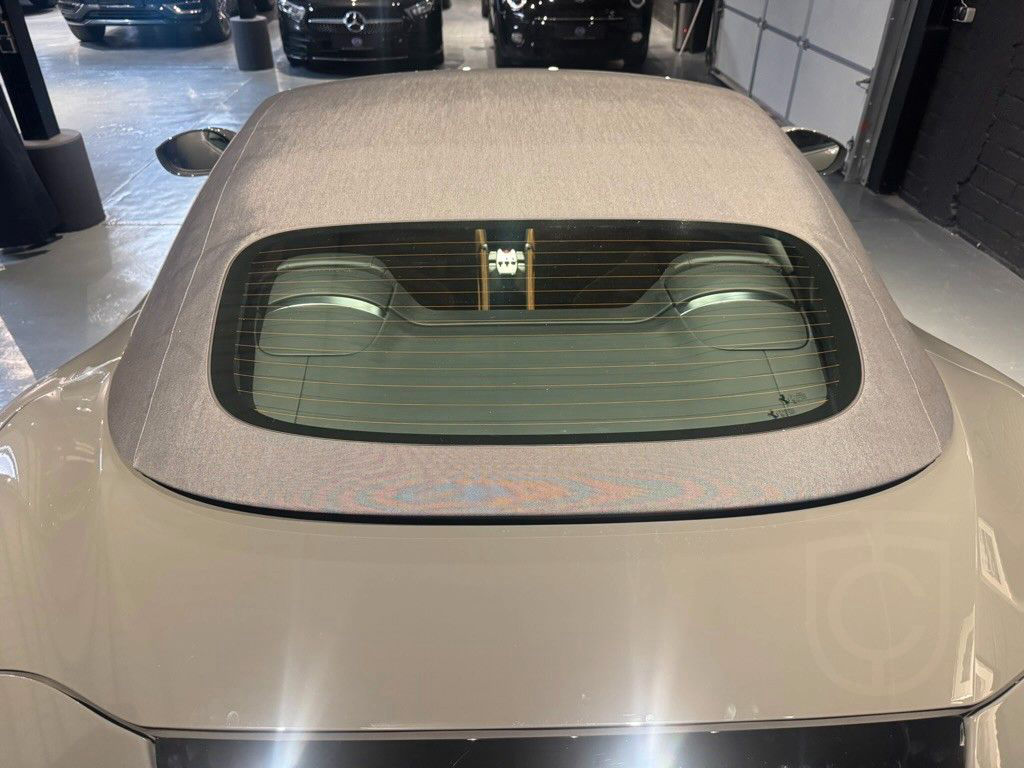 Ferrari Roma Spider / I Hand / 720 KM /