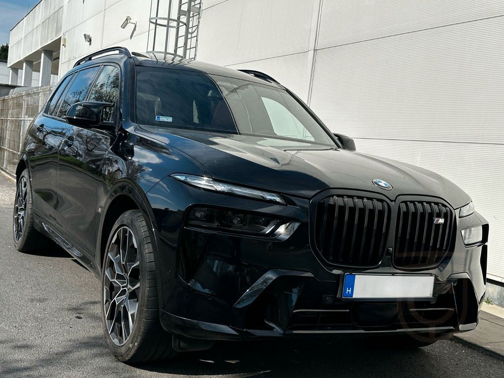 BMW X7 M60i